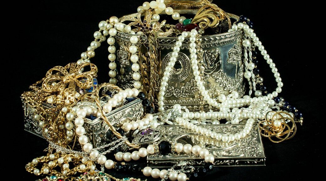 Bundle of jewelry. Selling Your Jewelry to a Pawn Shop